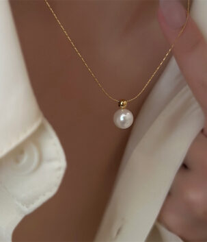 Women's Elegant Round Pendant Necklace – Titanium Steel with Artificial Pearl Inlay